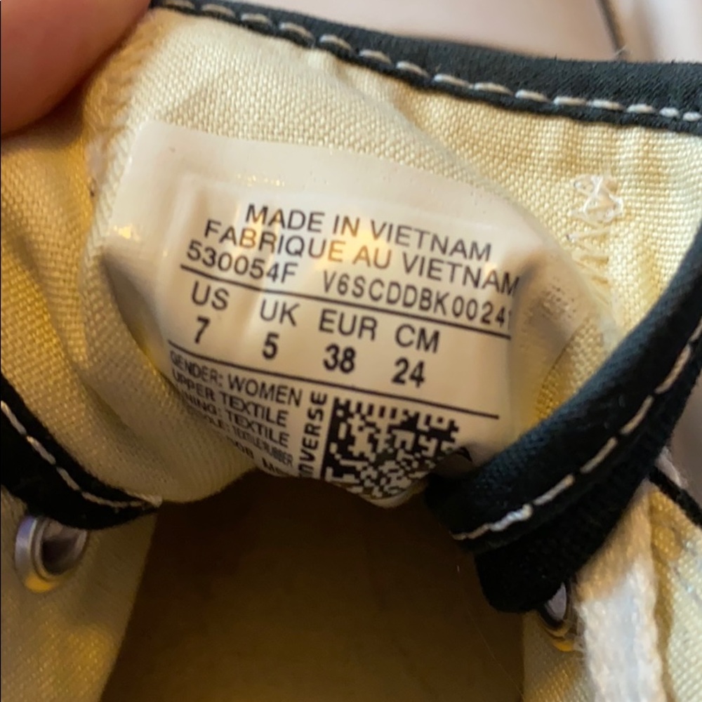 Converse - Picture 3 of 3